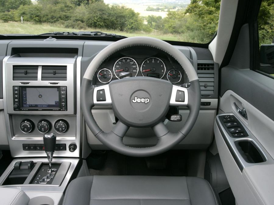  Jeep Cherokee Limited CRD 2007 года  (UK) (фото 4 из 30)